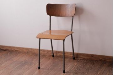 ヴィンテージ家具　イギリスビンテージ　素朴で懐かしさのあるスクールチェア(ワークチェア)