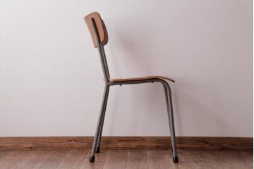 ヴィンテージ家具　イギリスビンテージ　素朴で懐かしさのあるスクールチェア(ワークチェア)