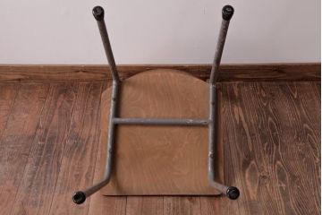 ヴィンテージ家具　イギリスビンテージ　素朴で懐かしさのあるスクールチェア(ワークチェア)