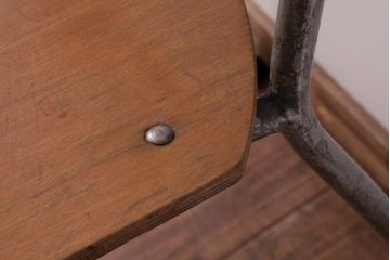 ヴィンテージ家具　イギリスビンテージ　シンプルな作りが取り入れやすいスクールチェア(ワークチェア)(1)
