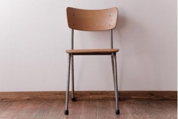 ヴィンテージ家具　イギリスビンテージ　シンプルな作りが取り入れやすいスクールチェア(ワークチェア)(1)