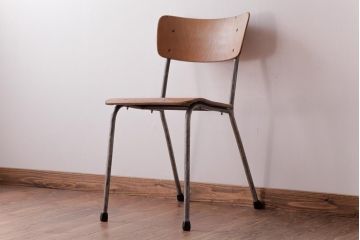 ヴィンテージ家具　イギリスビンテージ　シンプルな作りが取り入れやすいスクールチェア(ワークチェア)(1)