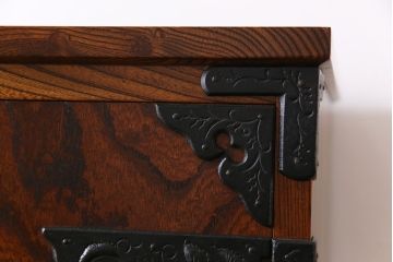 中古　岩谷堂箪笥　唐獅子　リメイク　伝統美あふれる荘厳な佇まいの箪笥サイドボード(和タンス、チェスト、整理箪笥)