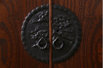 中古　岩谷堂箪笥　唐獅子　リメイク　伝統美あふれる荘厳な佇まいの箪笥サイドボード(和タンス、チェスト、整理箪笥)