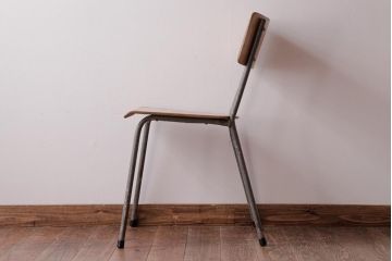 ヴィンテージ家具　イギリスビンテージ　シンプルな作りが取り入れやすいスクールチェア(ワークチェア)(3)