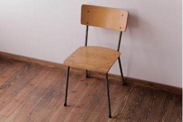 ヴィンテージ家具　イギリスビンテージ　シンプルな作りが取り入れやすいスクールチェア(ワークチェア)(3)