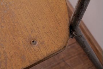 ヴィンテージ家具　イギリスビンテージ　シンプルな作りが取り入れやすいスクールチェア(ワークチェア)(3)
