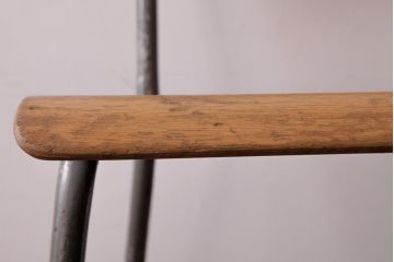 ヴィンテージ家具　イギリスビンテージ　シンプルな作りが取り入れやすいスクールチェア(ワークチェア)(3)