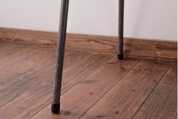 ヴィンテージ家具　イギリスビンテージ　シンプルな作りが取り入れやすいスクールチェア(ワークチェア)(3)