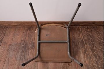 ヴィンテージ家具　イギリスビンテージ　シンプルな作りが取り入れやすいスクールチェア(ワークチェア)(3)