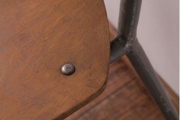 ヴィンテージ家具　イギリスビンテージ　シンプルな作りが取り入れやすいスクールチェア(ワークチェア)