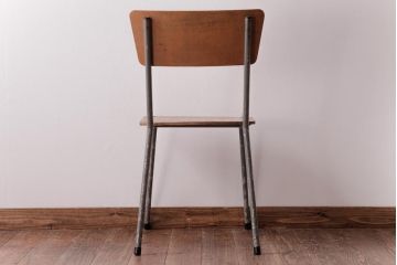 ヴィンテージ家具　イギリスビンテージ　シンプルな作りが取り入れやすいスクールチェア(ワークチェア)