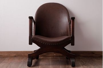 ヴィンテージ家具　フランスビンテージ　レザーが格好いいアームチェア(1人掛けソファ、椅子)
