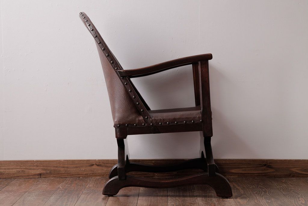 ヴィンテージ家具　フランスビンテージ　レザーが格好いいアームチェア(1人掛けソファ、椅子)