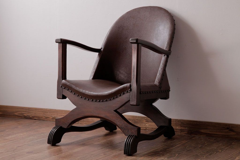 ヴィンテージ家具　フランスビンテージ　レザーが格好いいアームチェア(1人掛けソファ、椅子)