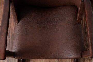 ヴィンテージ家具　フランスビンテージ　レザーが格好いいアームチェア(1人掛けソファ、椅子)