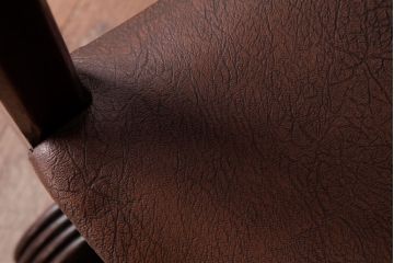 ヴィンテージ家具　フランスビンテージ　レザーが格好いいアームチェア(1人掛けソファ、椅子)