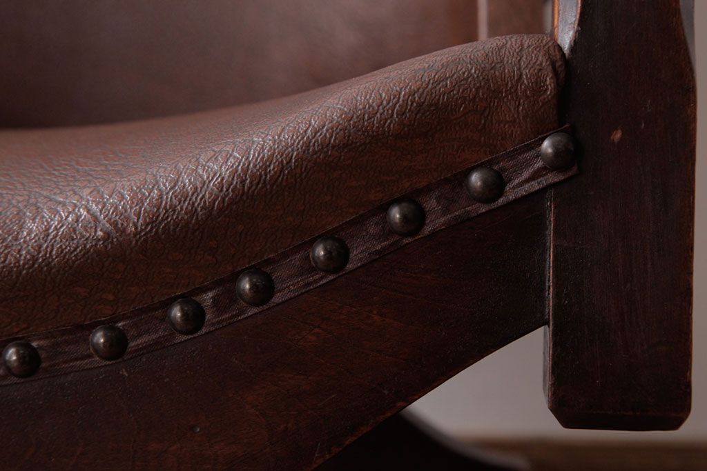 ヴィンテージ家具　フランスビンテージ　レザーが格好いいアームチェア(1人掛けソファ、椅子)