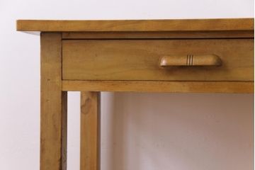 レトロ家具　昭和レトロ　ナラ材　取っ手が個性的な薄型ワークデスク(片袖机、在宅ワーク、在宅用)
