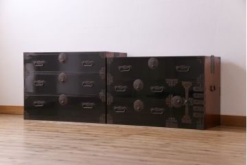 アンティーク家具　和製アンティーク　黒漆塗りがモダンで格好いい庄内箪笥(重ね箪笥、チェスト、ローボード)
