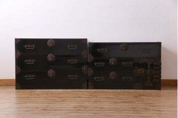 アンティーク家具　和製アンティーク　黒漆塗りがモダンで格好いい庄内箪笥(重ね箪笥、チェスト、ローボード)