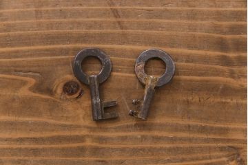 アンティーク家具　和製アンティーク　黒漆塗りがモダンで格好いい庄内箪笥(重ね箪笥、チェスト、ローボード)