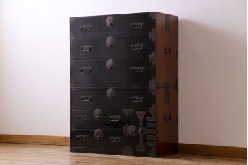 アンティーク家具　和製アンティーク　黒漆塗りがモダンで格好いい庄内箪笥(重ね箪笥、チェスト、ローボード)