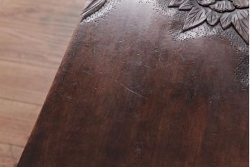 アンティーク雑貨　ビンテージ　伝統工芸　軽井沢彫り　牡丹　伝統の技が光るサイドテーブル(花台、飾り台)