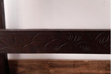 アンティーク雑貨　ビンテージ　伝統工芸　軽井沢彫り　牡丹　伝統の技が光るサイドテーブル(花台、飾り台)