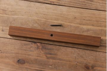 アンティーク家具　昭和初期　漆塗り　銀色の引手が個性的な鉄脚付きローボード(収納棚、リビングボード)