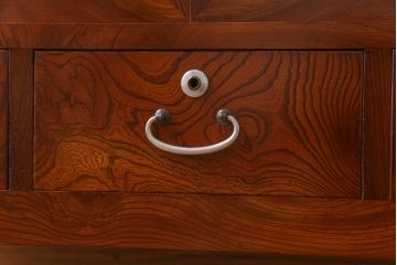 アンティーク家具　昭和初期　漆塗り　銀色の引手が個性的な鉄脚付きローボード(収納棚、リビングボード)