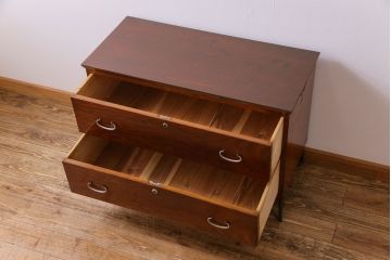 アンティーク家具　鉄脚付リメイク　漆塗り　銀色の取っ手が映える箪笥ローチェスト2段(ローボード、リビングボード、引き出し)