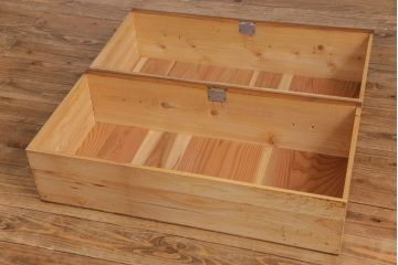 アンティーク家具　鉄脚付リメイク　漆塗り　銀色の取っ手が映える箪笥ローチェスト2段(ローボード、リビングボード、引き出し)