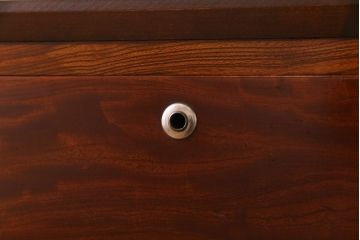 アンティーク家具　鉄脚付リメイク　漆塗り　銀色の取っ手が映える箪笥ローチェスト2段(ローボード、リビングボード、引き出し)