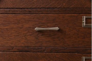 レトロ家具　昭和中期　レトロな佇まいが味わい深い小引き出し(小物収納)