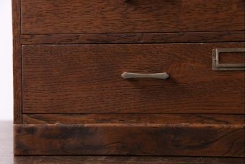 レトロ家具　昭和中期　レトロな佇まいが味わい深い小引き出し(小物収納)