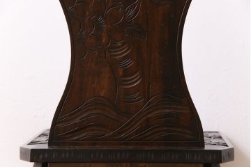 中古　伝統工芸　華やかさが際立つ軽井沢彫りのダイニングチェア(1)