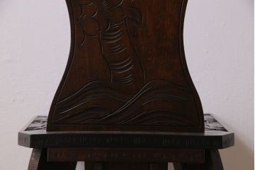 中古　伝統工芸　華やかさが際立つ軽井沢彫りのダイニングチェア(2)