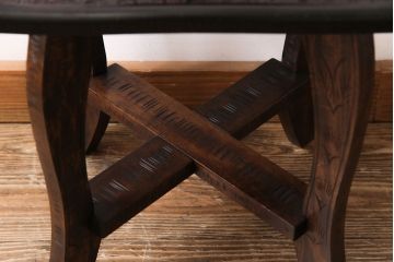 中古　伝統工芸　華やかさが際立つ軽井沢彫りのダイニングチェア(2)