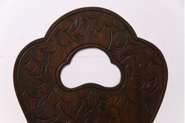 中古　伝統工芸　華やかさが際立つ軽井沢彫りのダイニングチェア(2)