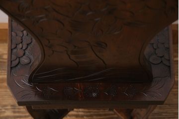 中古　伝統工芸　華やかさが際立つ軽井沢彫りのダイニングチェア(2)