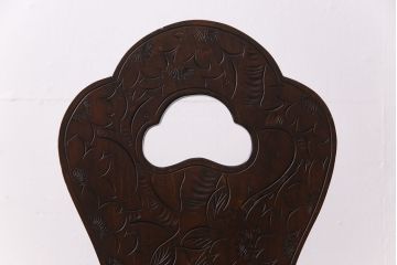中古　伝統工芸　華やかさが際立つ軽井沢彫りのダイニングチェア(3)