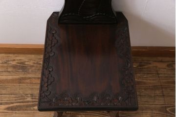 中古　伝統工芸　華やかさが際立つ軽井沢彫りのダイニングチェア