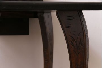 中古　伝統工芸　華やかさが際立つ軽井沢彫りのダイニングチェア