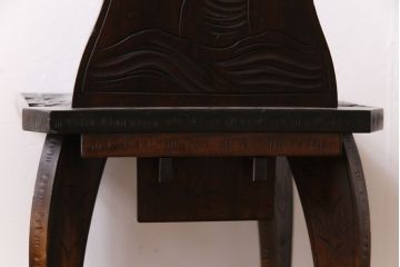 中古　伝統工芸　華やかさが際立つ軽井沢彫りのダイニングチェア