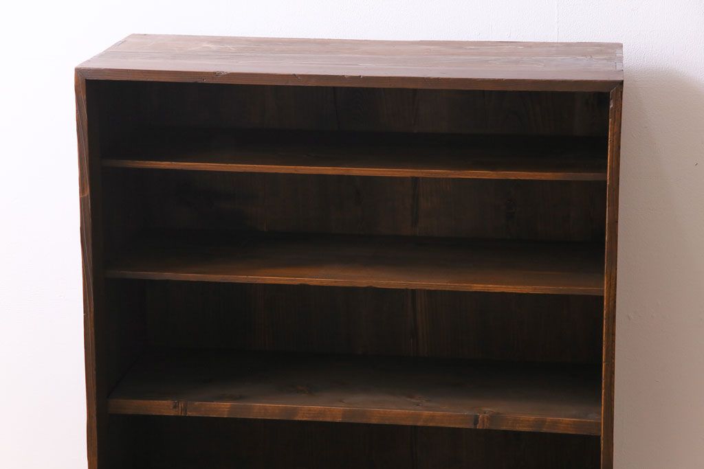 レトロ家具　和製アンティーク　レトロな空間づくりに活躍する味わい深い趣の戸棚(飾り棚、キャビネット)