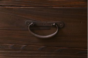 レトロ家具　和製アンティーク　レトロな空間づくりに活躍する味わい深い趣の戸棚(飾り棚、キャビネット)