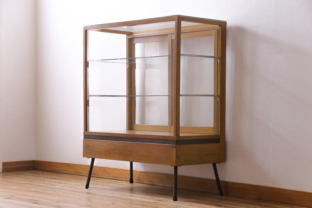 レトロ家具　昭和中期　ナラ材　レトロな雰囲気が味のあるガラスケース(陳列棚、飾り棚)