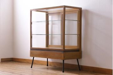 レトロ家具　昭和中期　ナラ材　レトロな雰囲気が味のあるガラスケース(陳列棚、飾り棚)