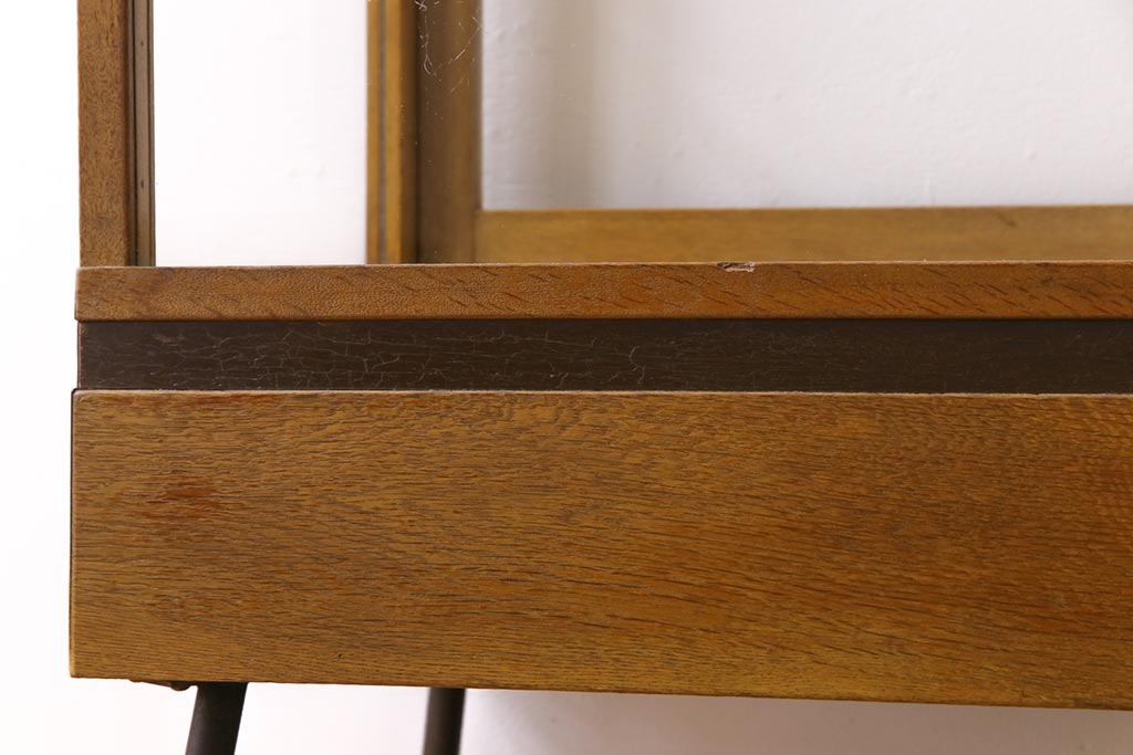 レトロ家具　昭和中期　ナラ材　レトロな雰囲気が味のあるガラスケース(陳列棚、飾り棚)